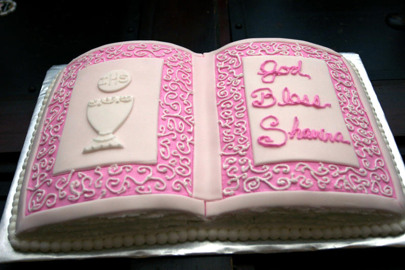 http://fc04.deviantart.com/fs29/i/2008/130/3/7/bible_cake_by_pinkshoegirl.jpg